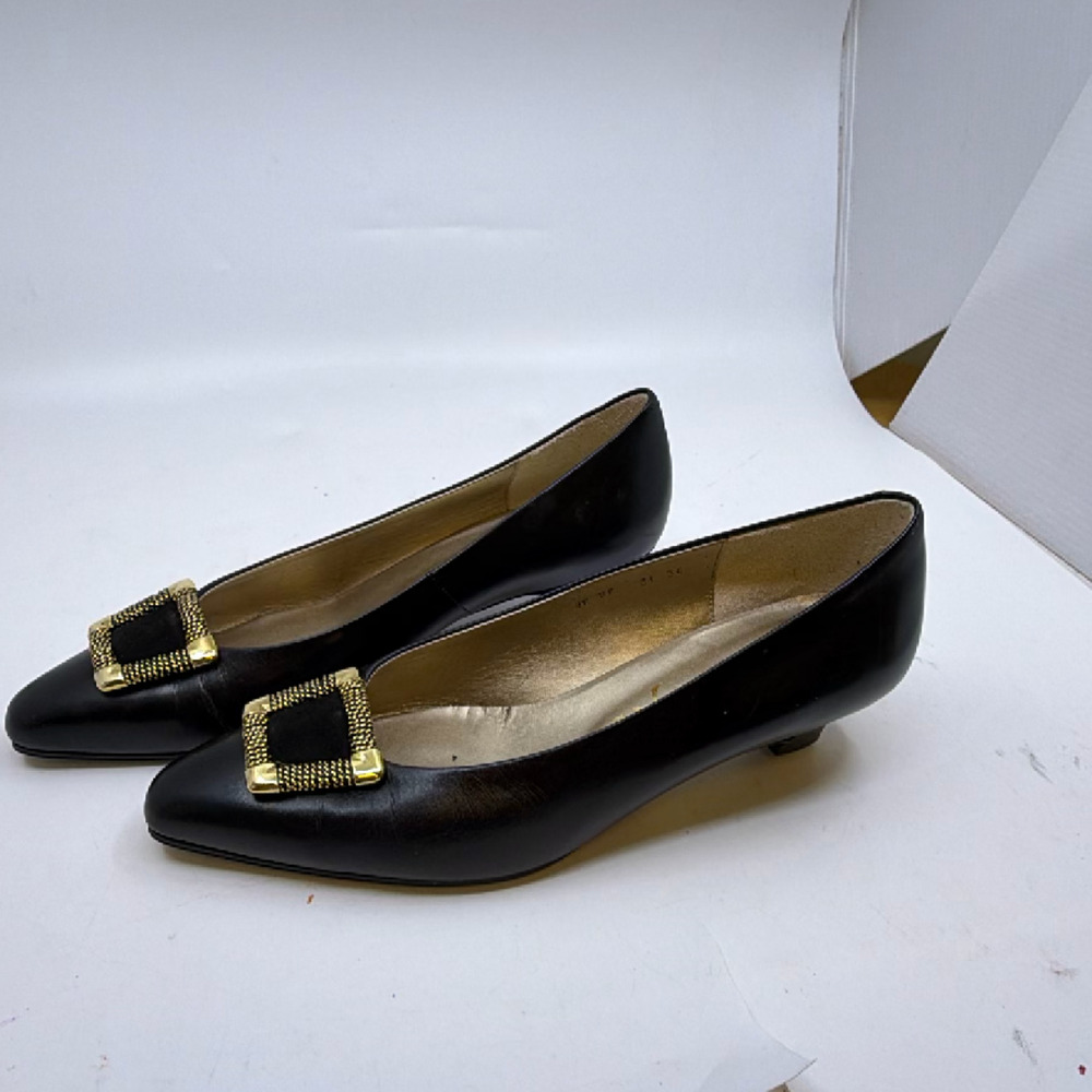 Yves Saint Laurent Buckle Kitten Heel Black Leather 36 Pump - Picture 4 of 8